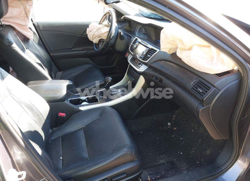 Photo 5 of 2015 Honda Accord EX-L (VIN 1HGCR2F82FA216187)