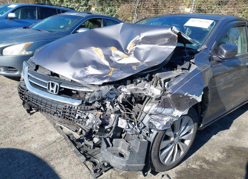 Photo 6 of 2015 Honda Accord EX-L (VIN 1HGCR2F82FA216187)