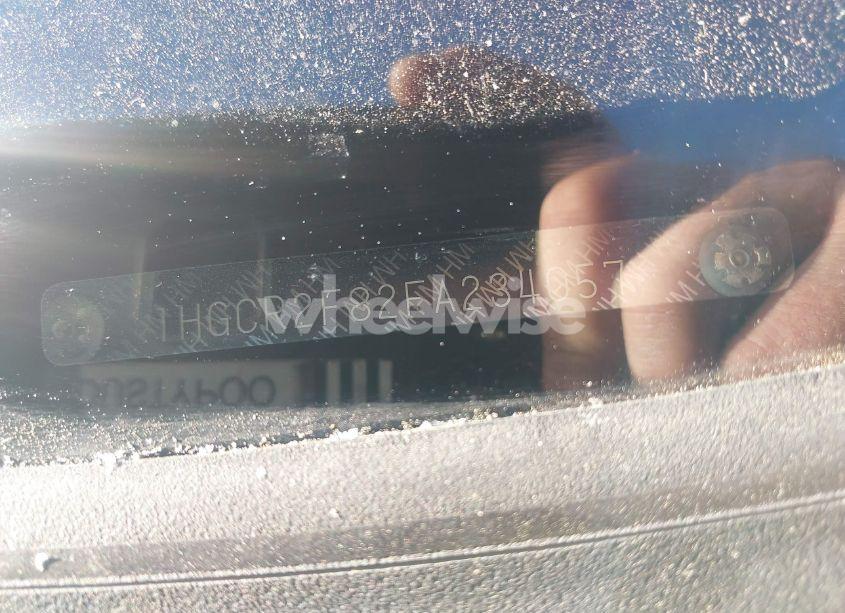 Photo 9 of 2015 Honda Accord EX-L (VIN 1HGCR2F82FA234057)