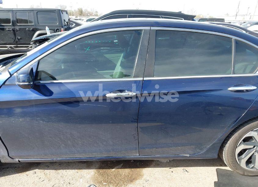 Photo 15 of 2016 Honda Accord EX-L (VIN 1HGCR2F82GA062498)