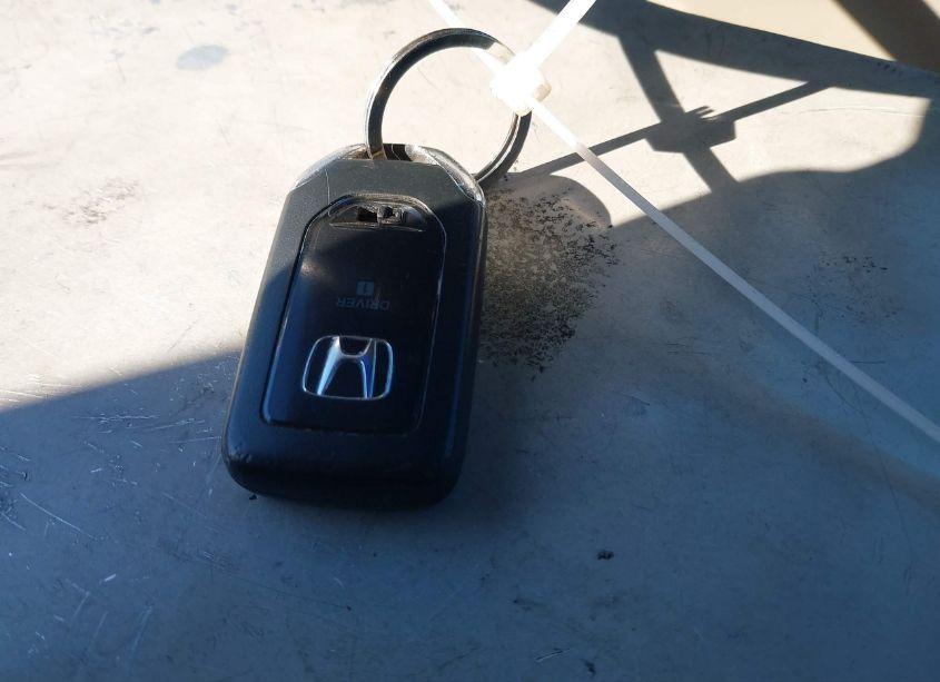 Photo 11 of 2016 Honda Accord EX-L (VIN 1HGCR2F82GA065644)