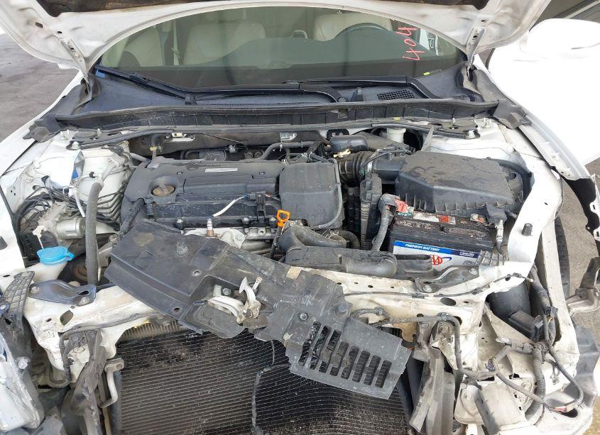 Photo 10 of 2016 Honda Accord EX-L (VIN 1HGCR2F82GA077132)