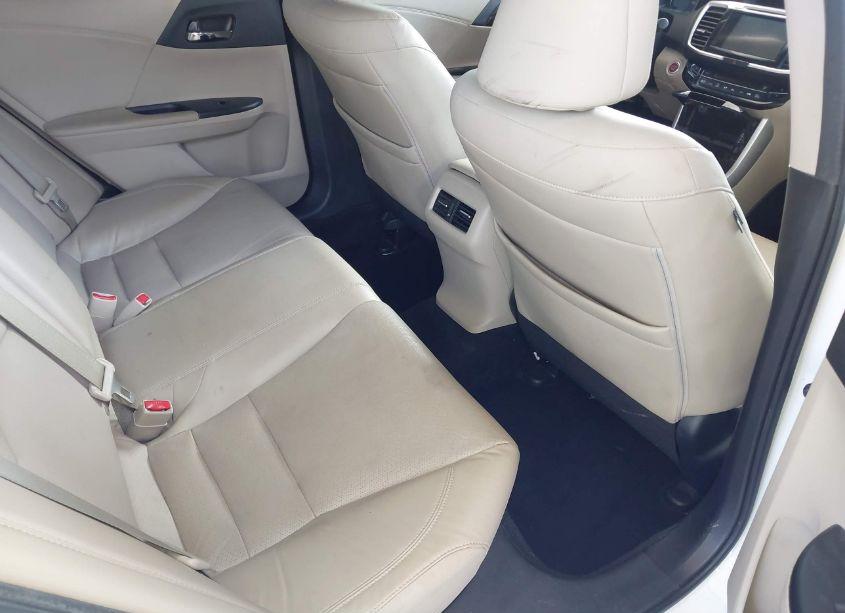 Photo 8 of 2016 Honda Accord EX-L (VIN 1HGCR2F82GA077132)