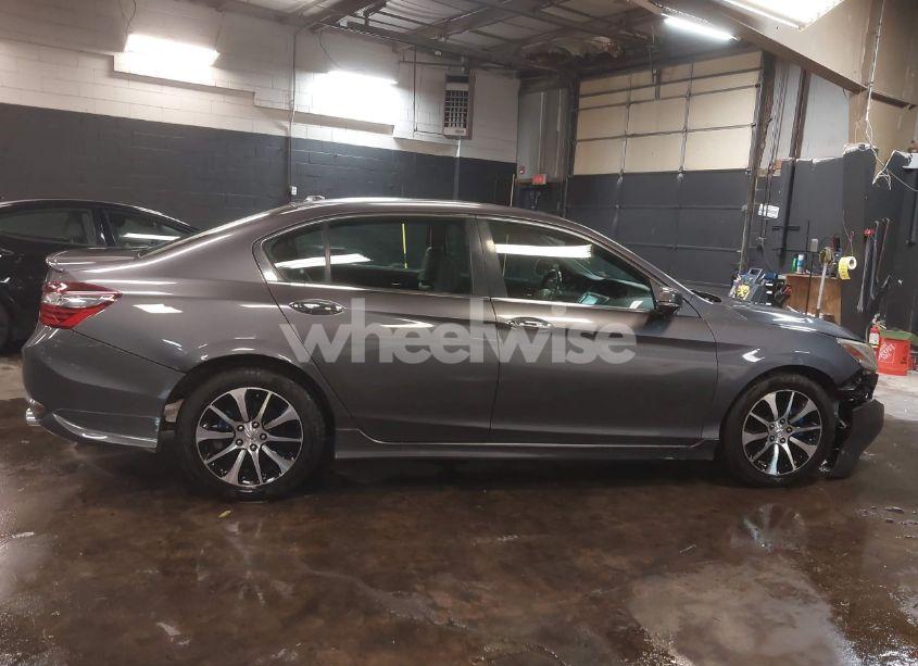 Photo 13 of 2016 Honda Accord EX-L (VIN 1HGCR2F82GA099051)
