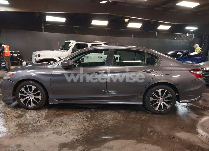Photo 14 of 2016 Honda Accord EX-L (VIN 1HGCR2F82GA099051)