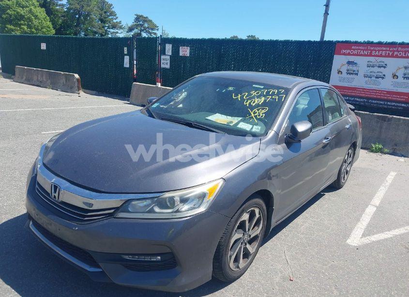 Photo 2 of 2016 Honda Accord EX-L (VIN 1HGCR2F82GA130122)