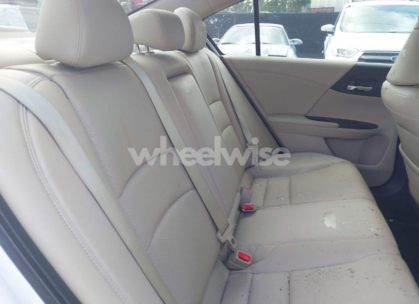 Photo 8 of 2017 Honda Accord EX-L (VIN 1HGCR2F82HA051941)