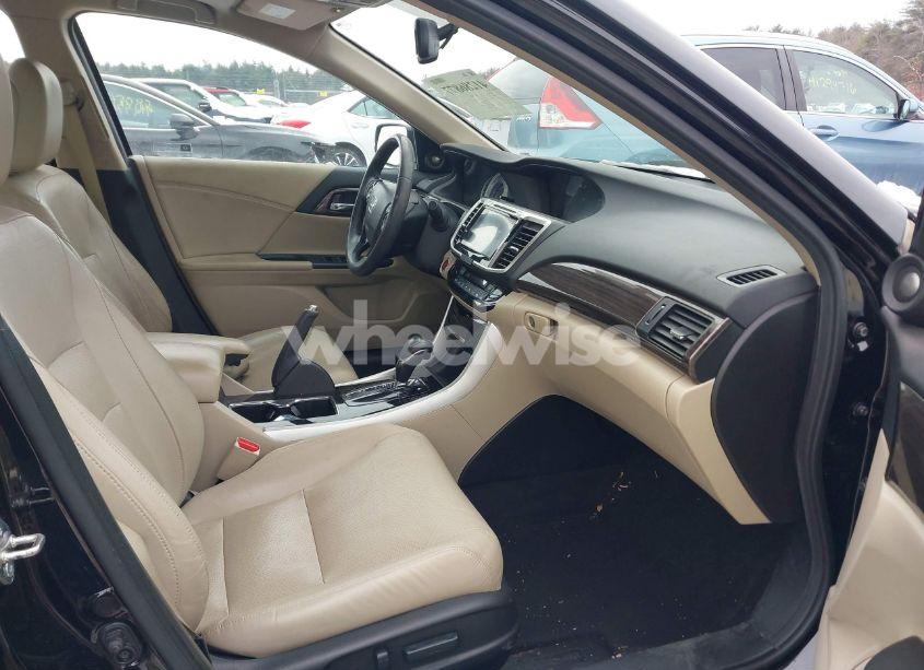 Photo 5 of 2017 Honda Accord EX-L (VIN 1HGCR2F82HA112222)