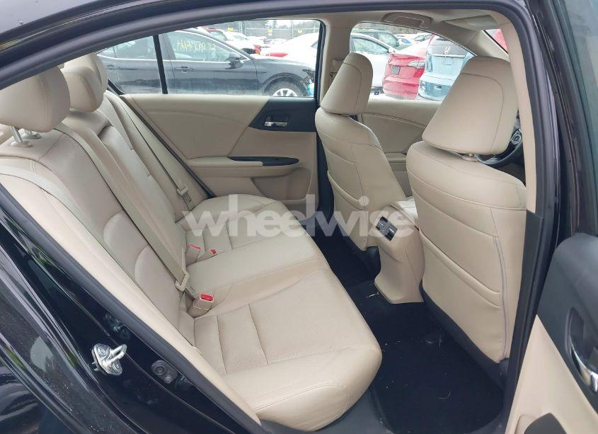 Photo 8 of 2017 Honda Accord EX-L (VIN 1HGCR2F82HA112222)