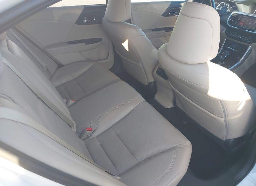 Photo 8 of 2017 Honda Accord EX-L (VIN 1HGCR2F82HA174963)