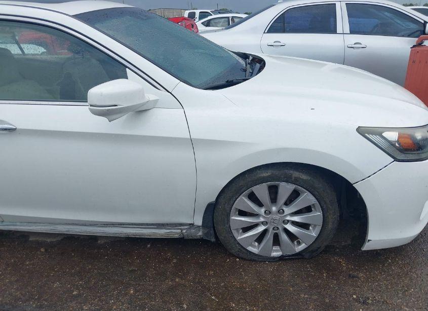 Photo 6 of 2013 Honda Accord EX-L (VIN 1HGCR2F83DA006095)