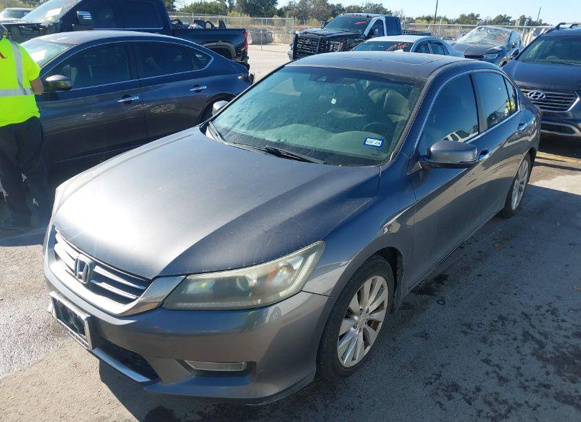 Photo 2 of 2013 Honda Accord EX-L (VIN 1HGCR2F83DA035628)