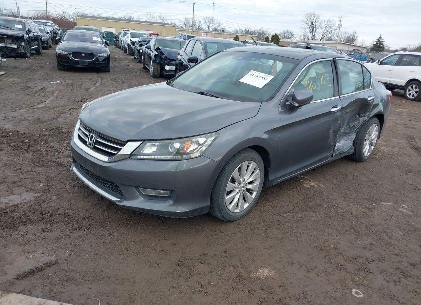 Photo 2 of 2013 Honda Accord EX-L (VIN 1HGCR2F83DA062473)