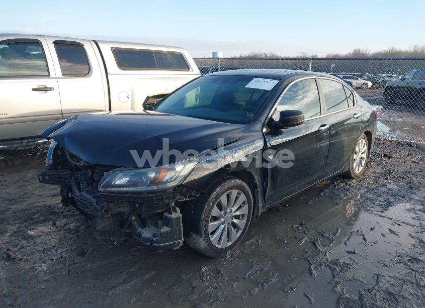 Photo 2 of 2013 Honda Accord EX-L (VIN 1HGCR2F83DA071058)