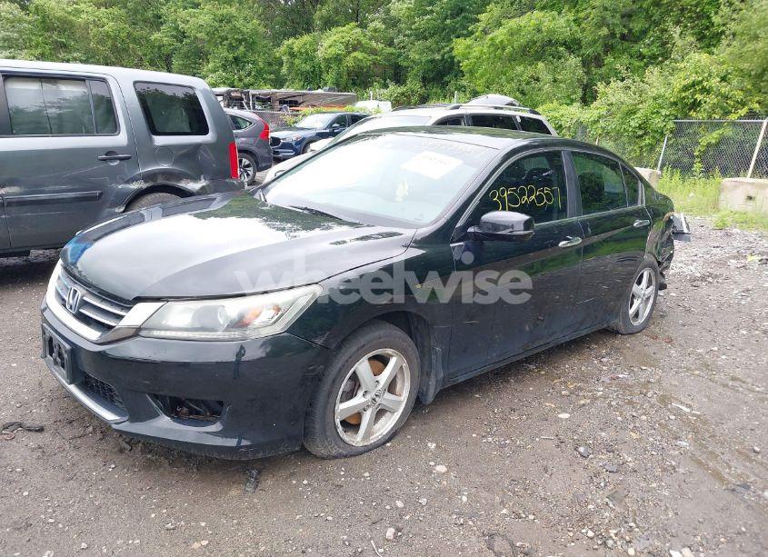 Photo 2 of 2013 Honda Accord EX-L (VIN 1HGCR2F83DA114359)