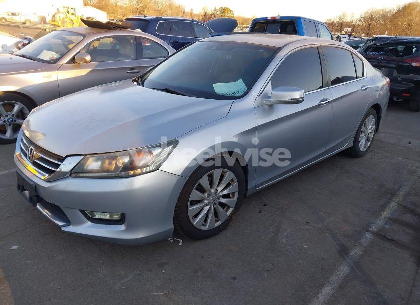Photo 2 of 2013 Honda Accord EX-L (VIN 1HGCR2F83DA210203)
