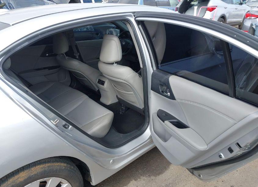 Photo 8 of 2014 Honda Accord EX-L (VIN 1HGCR2F83EA140171)