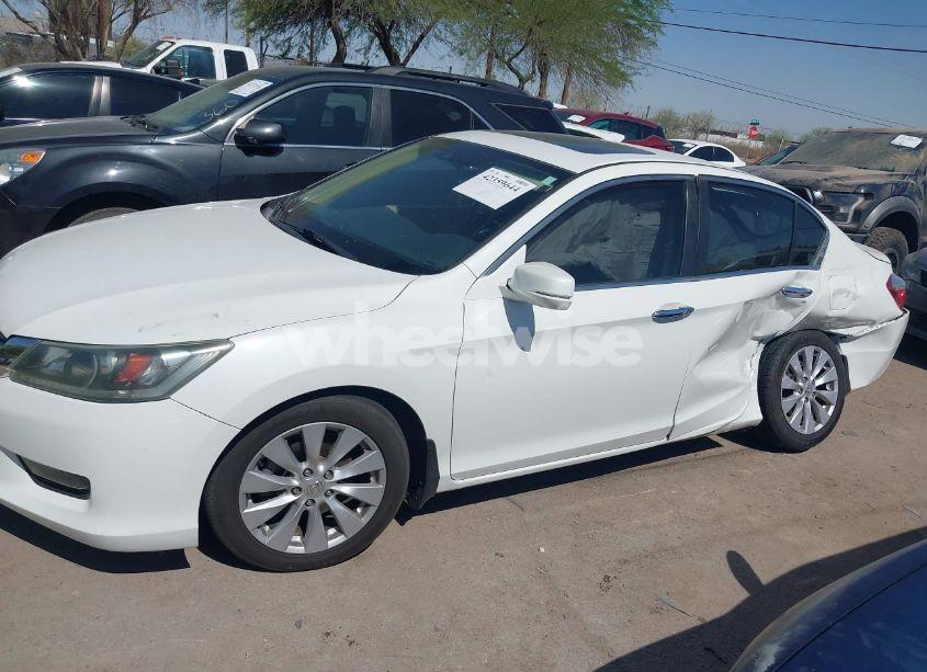 Photo 14 of 2015 Honda Accord EX-L (VIN 1HGCR2F83FA012630)