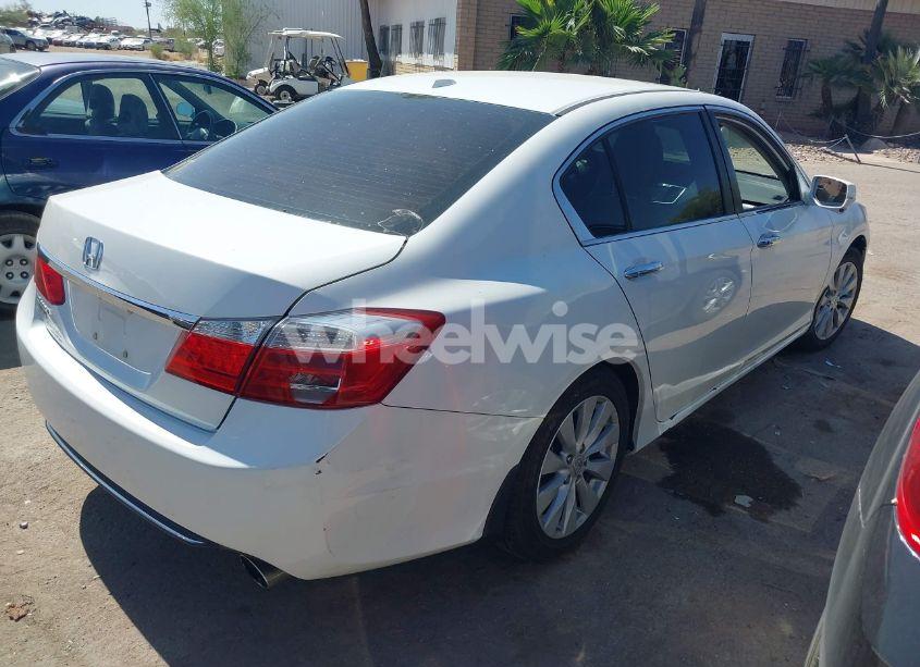 Photo 4 of 2015 Honda Accord EX-L (VIN 1HGCR2F83FA012630)