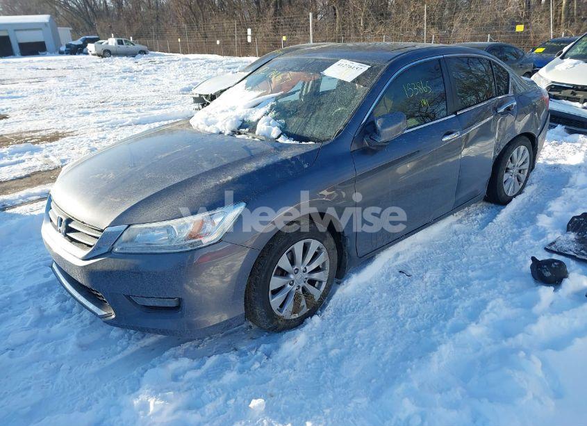 Photo 2 of 2015 Honda Accord EX-L (VIN 1HGCR2F83FA043022)