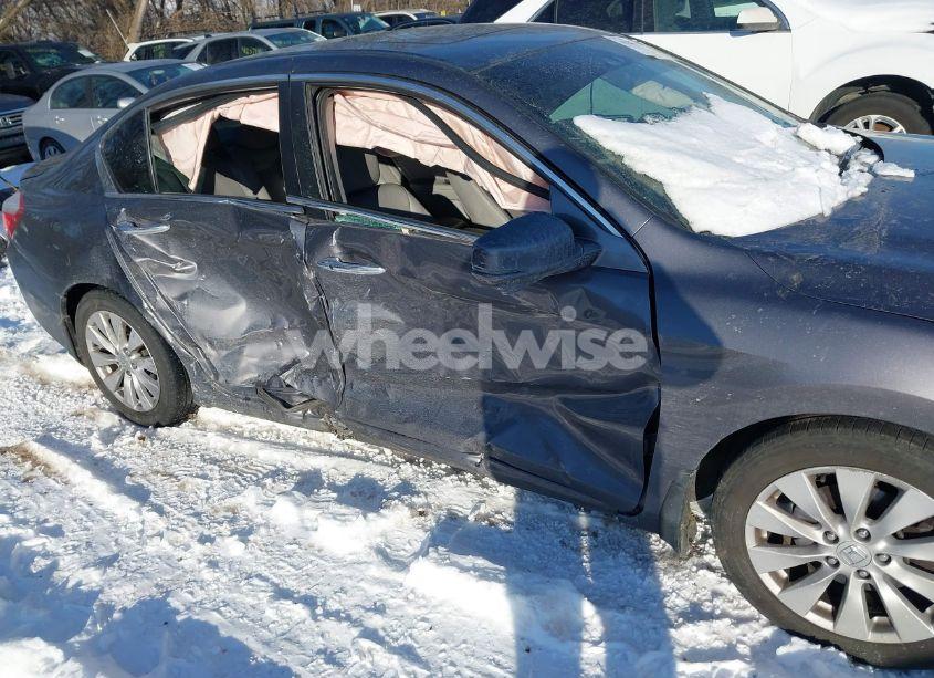 Photo 6 of 2015 Honda Accord EX-L (VIN 1HGCR2F83FA043022)