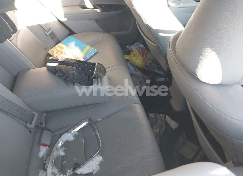 Photo 8 of 2015 Honda Accord EX-L (VIN 1HGCR2F83FA043022)