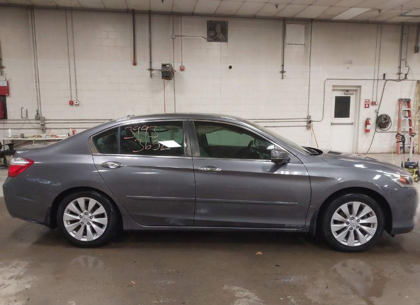 Photo 13 of 2015 Honda Accord EX-L (VIN 1HGCR2F83FA043103)