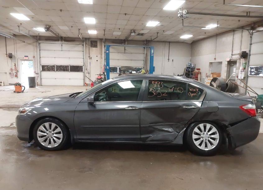 Photo 14 of 2015 Honda Accord EX-L (VIN 1HGCR2F83FA043103)