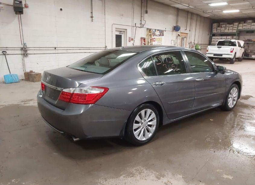 Photo 4 of 2015 Honda Accord EX-L (VIN 1HGCR2F83FA043103)