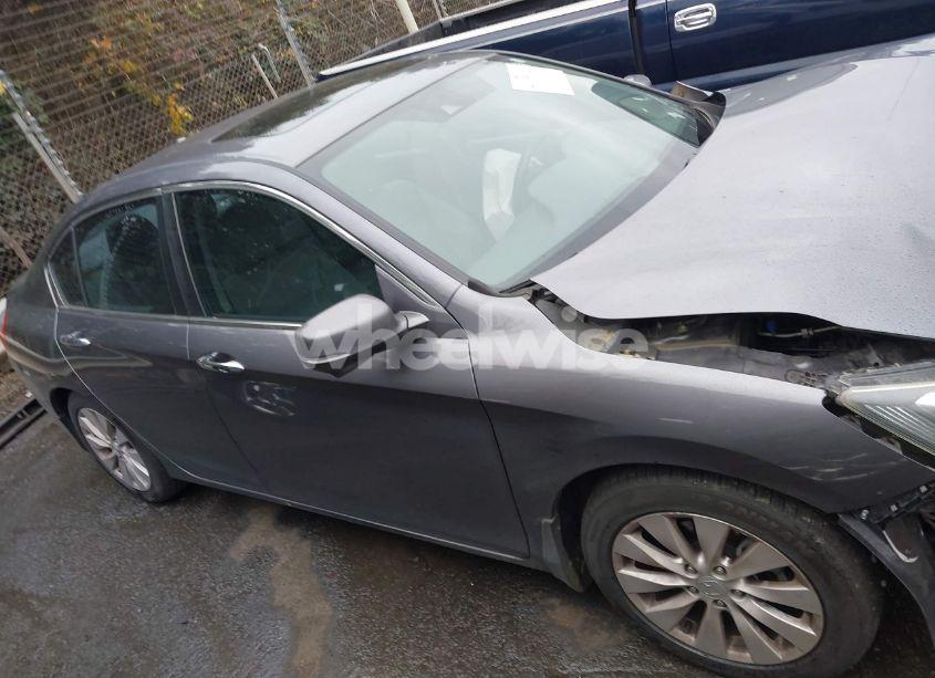 Photo 14 of 2015 Honda Accord EX-L (VIN 1HGCR2F83FA043179)