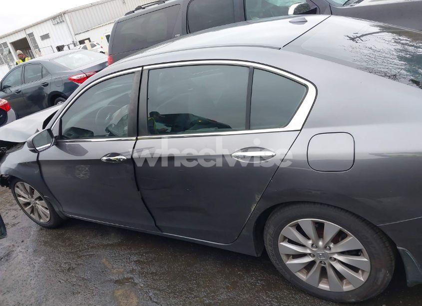 Photo 15 of 2015 Honda Accord EX-L (VIN 1HGCR2F83FA043179)