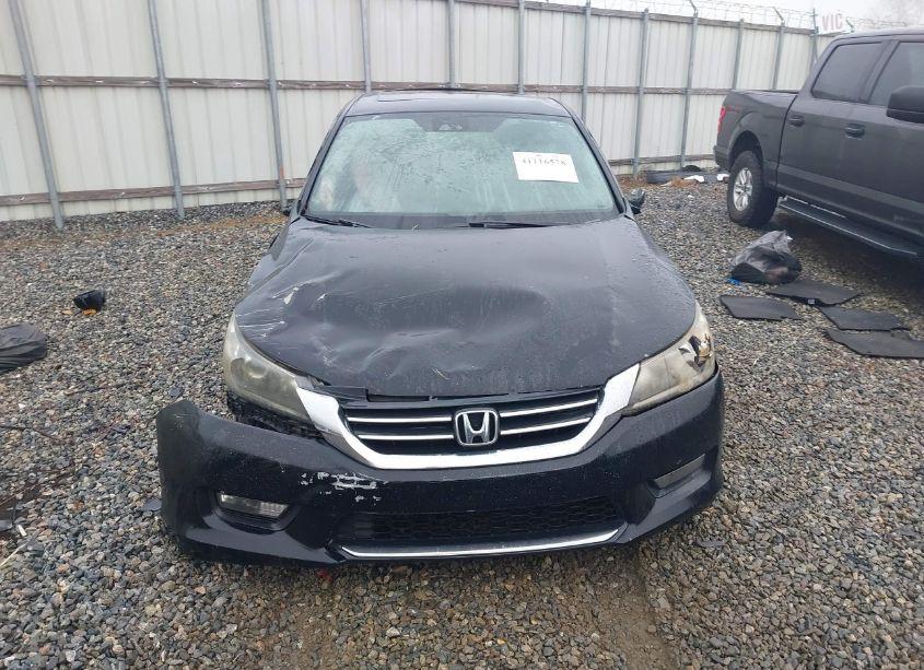 Photo 11 of 2015 Honda Accord EX-L (VIN 1HGCR2F83FA070365)