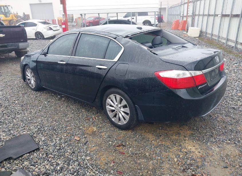 Photo 3 of 2015 Honda Accord EX-L (VIN 1HGCR2F83FA070365)