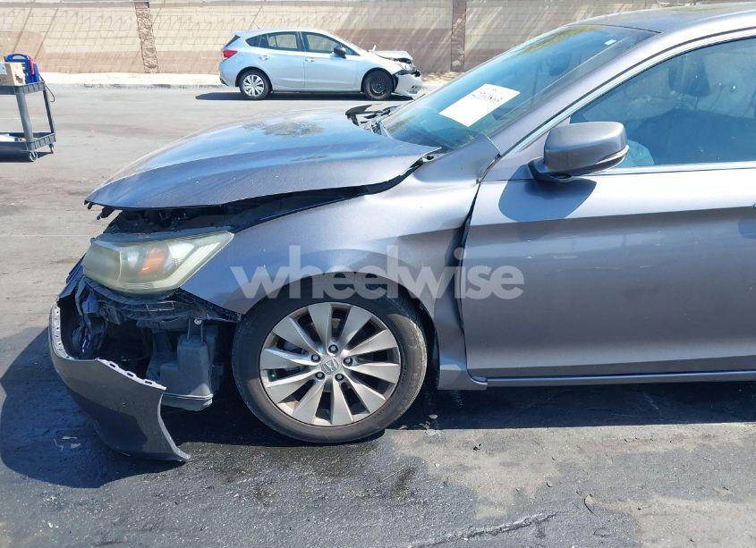 Photo 19 of 2015 Honda Accord EX-L (VIN 1HGCR2F83FA140236)
