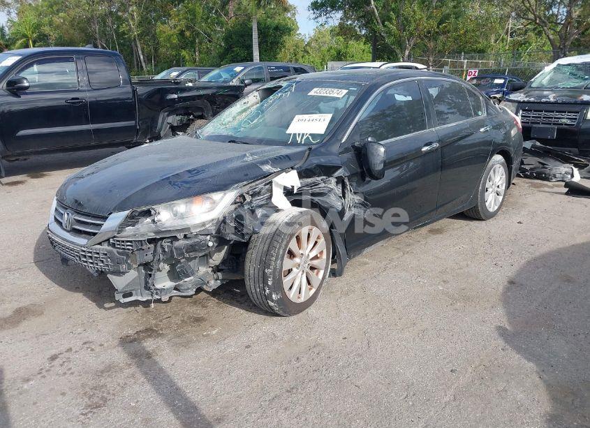 Photo 2 of 2015 Honda Accord EX-L (VIN 1HGCR2F83FA159370)