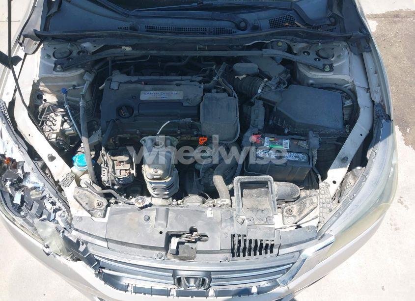 Photo 10 of 2015 Honda Accord EX-L (VIN 1HGCR2F83FA171731)