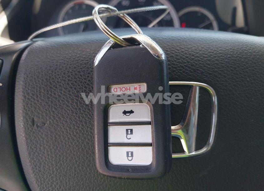 Photo 11 of 2015 Honda Accord EX-L (VIN 1HGCR2F83FA171731)