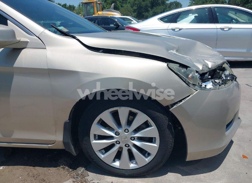 Photo 17 of 2015 Honda Accord EX-L (VIN 1HGCR2F83FA171731)