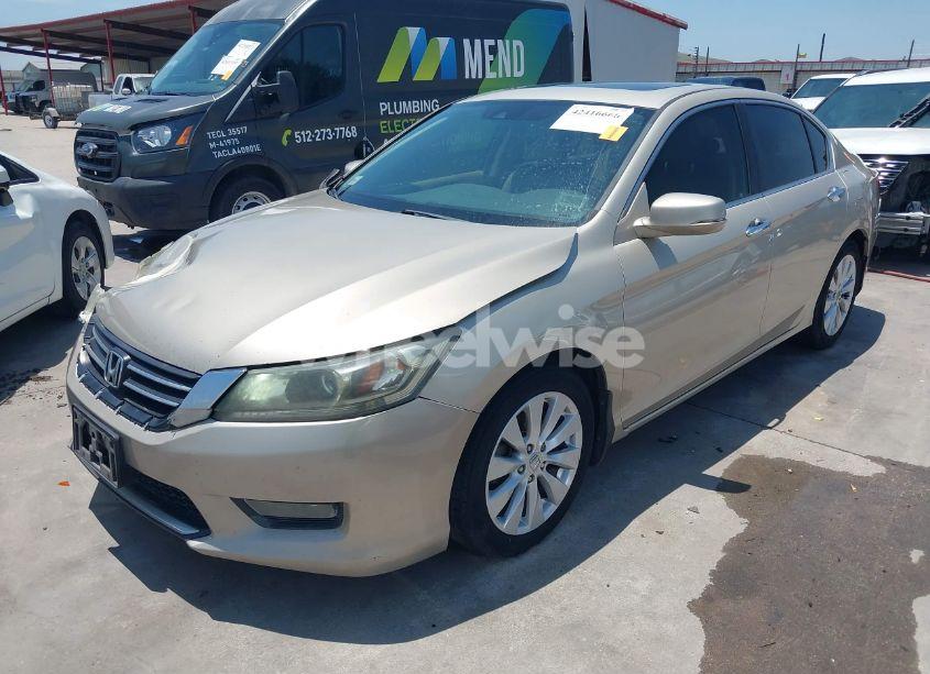 Photo 2 of 2015 Honda Accord EX-L (VIN 1HGCR2F83FA171731)