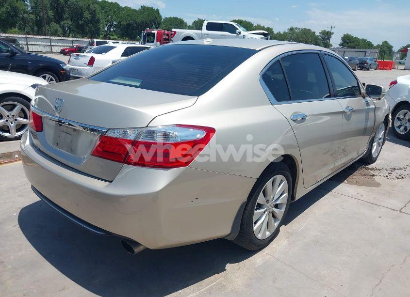 Photo 4 of 2015 Honda Accord EX-L (VIN 1HGCR2F83FA171731)