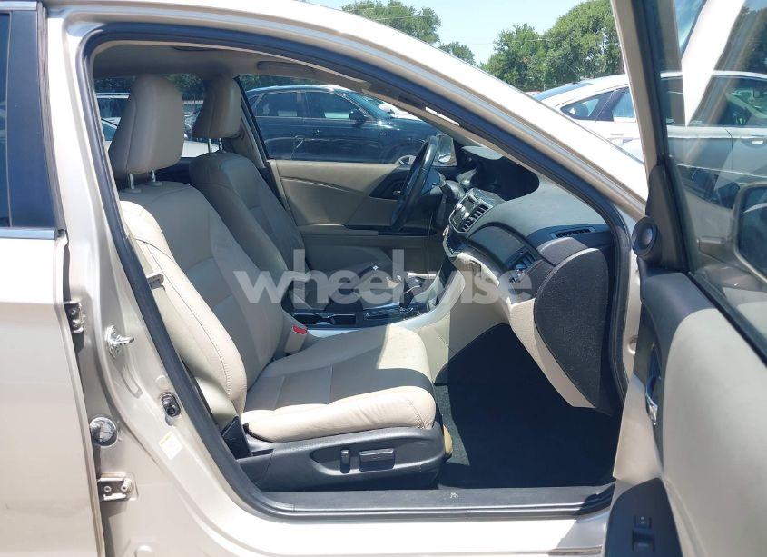 Photo 5 of 2015 Honda Accord EX-L (VIN 1HGCR2F83FA171731)