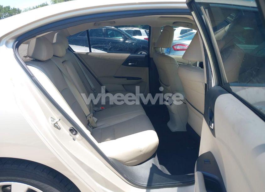 Photo 8 of 2015 Honda Accord EX-L (VIN 1HGCR2F83FA171731)