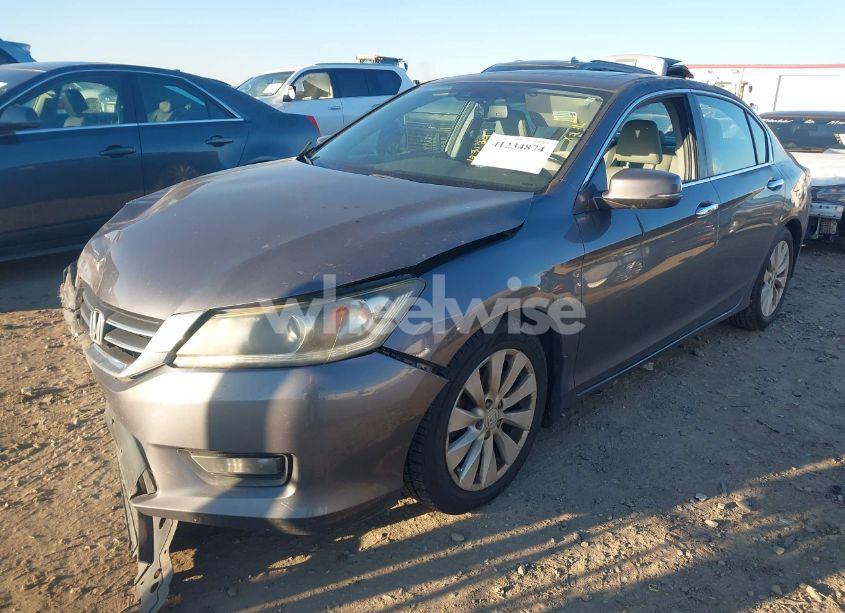 Photo 2 of 2015 Honda Accord EX-L (VIN 1HGCR2F83FA177075)