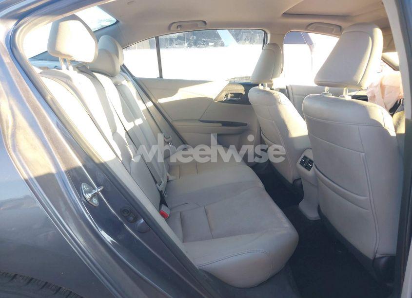 Photo 8 of 2015 Honda Accord EX-L (VIN 1HGCR2F83FA177075)