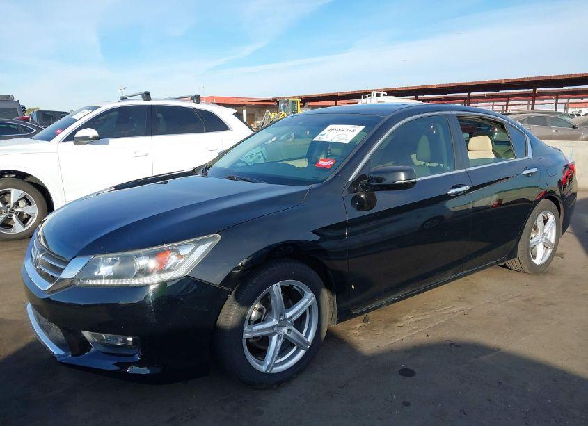 Photo 2 of 2015 Honda Accord EX-L (VIN 1HGCR2F83FA226534)