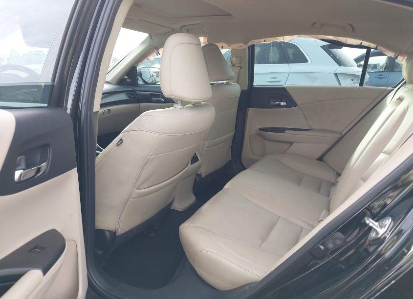 Photo 8 of 2015 Honda Accord EX-L (VIN 1HGCR2F83FA226534)