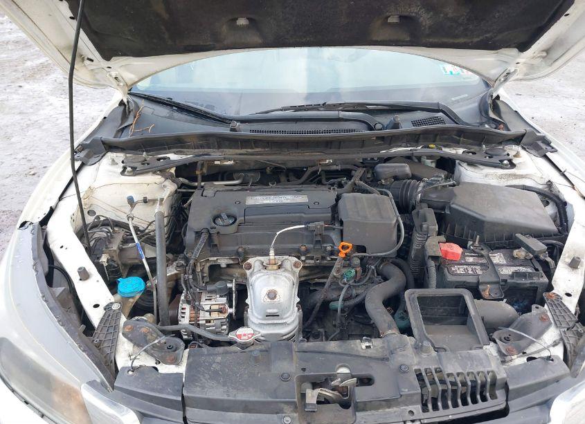 Photo 10 of 2015 Honda Accord EX-L (VIN 1HGCR2F83FA232947)