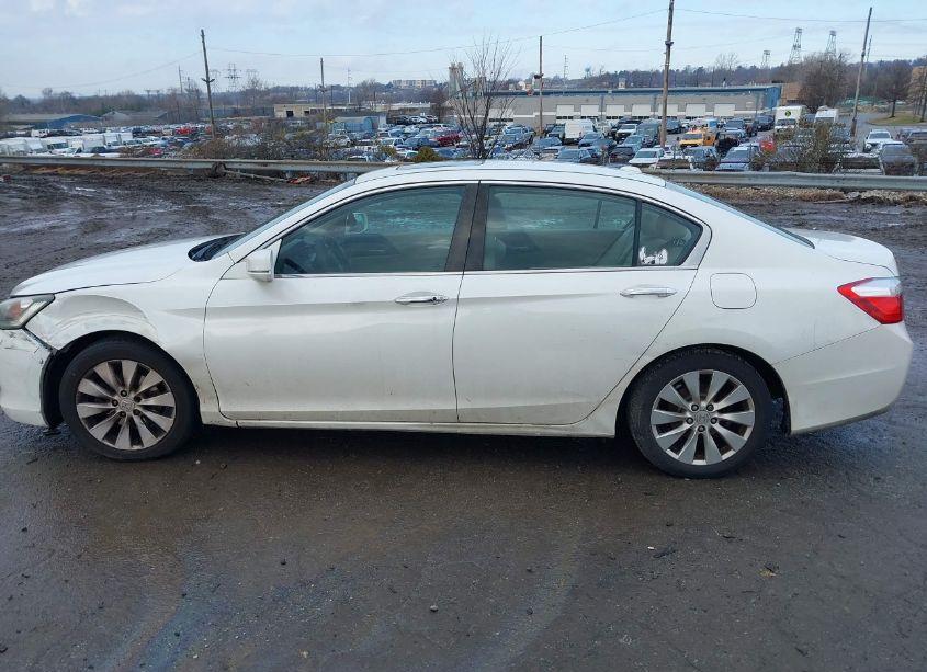Photo 14 of 2015 Honda Accord EX-L (VIN 1HGCR2F83FA232947)