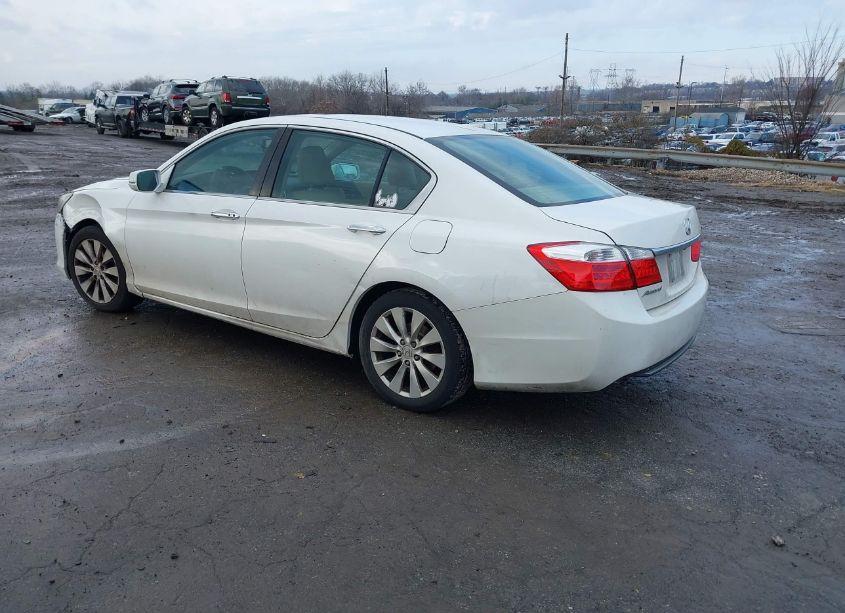 Photo 3 of 2015 Honda Accord EX-L (VIN 1HGCR2F83FA232947)