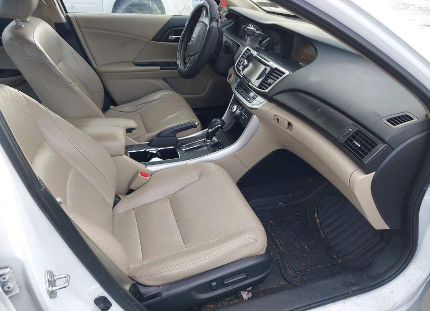 Photo 5 of 2015 Honda Accord EX-L (VIN 1HGCR2F83FA232947)